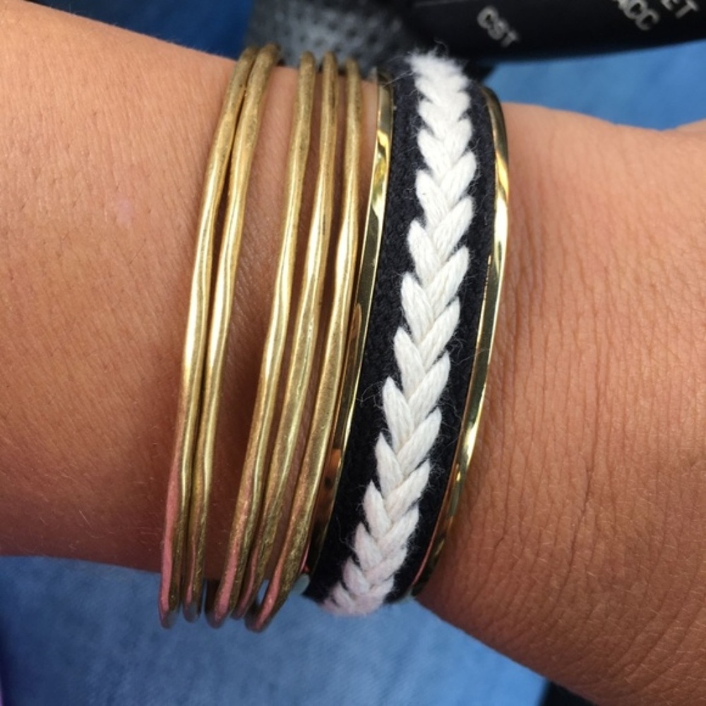 :: Stella & Dot⚜️GOLD Quinn Cuff Bracelet - Picture 5 of 5